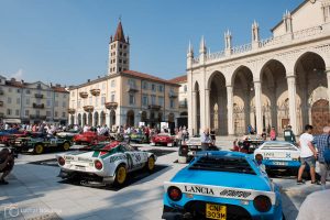 Piazza Duomo in Biella: Die Rallye-Legende der 70er Jahre sorgt auch nach über 40 Jahren für begeisterte Fans.